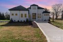 8306 Rolling Fields Road sold home in Mint Hill, SC