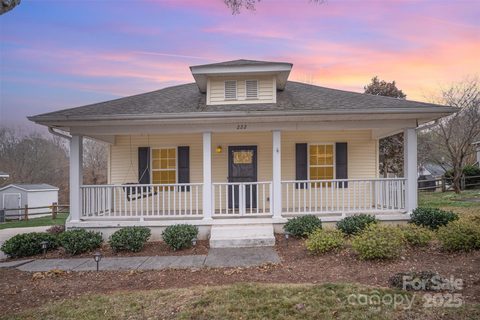 222 6th Street sold home in Adams Bluff, Belmont, NC