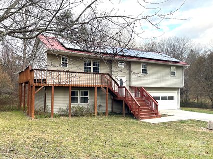 14 Spring Lake Drive sold home in Spring Lake, Fletcher, NC