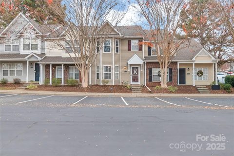 772 Rock Lake Glen