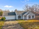 831 White Oak Lane sold home in Matthews, SC