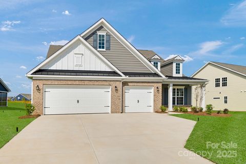 2276 Moon Crest Road