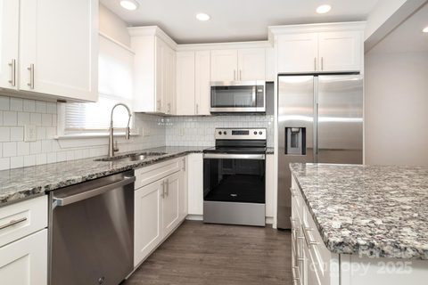 6432 Old Pineville Road sold home in Carriage House, Charlotte, NC