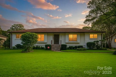 4515 Carriage Drive Circle