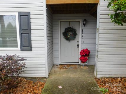 1695 Hunters Trail sold home in Hunters Chase, Rock Hill, SC