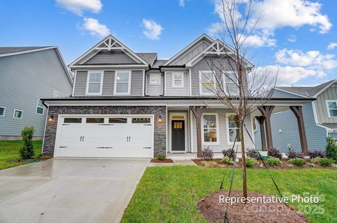 1367 Knob Creek Drive active home in Robinson Oaks, Gastonia, NC