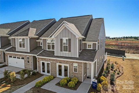 2027 Cobble Court