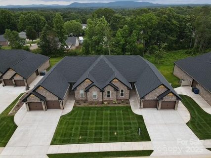 Homes in Lachlan Village, Hickory