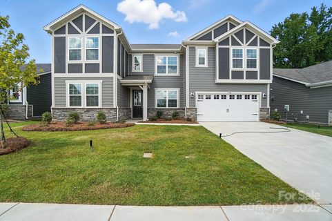1217 Roscoe Court
