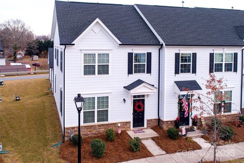 5021 Patton Drive sold home in Villages At Cramerton Mills, Gastonia, NC