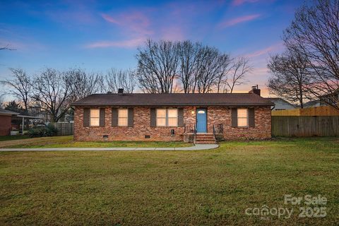 4417 Oak Drive sold home in Crater Park, Charlotte, NC