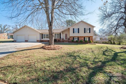 809 Tait Street sold home in Crestview, Lincolnton, NC