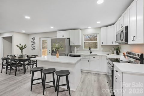 824 Kentberry Drive