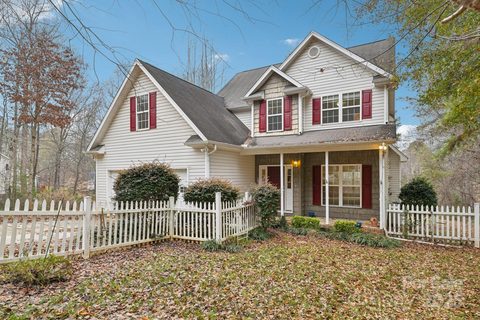 3543 Lake Bluff Drive pending home in The Retreat, Sherrills Ford, NC