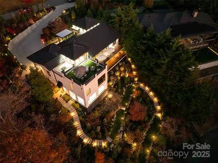 12 Sunset Summit pending home in Sunset Mountain, Asheville, NC