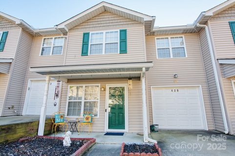 429 Wiltshire Circle