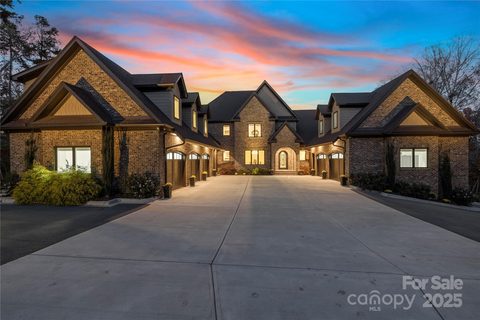 A home in Yachtsmans Point