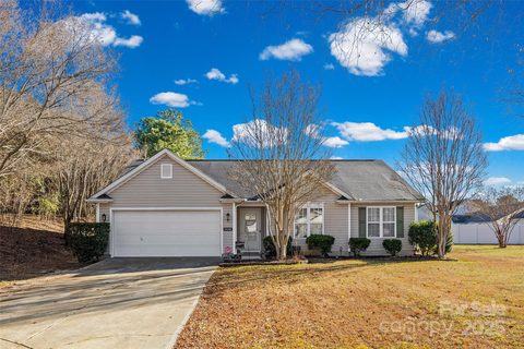 14048 Ballyshannon Lane sold home in River Oaks, Charlotte, NC