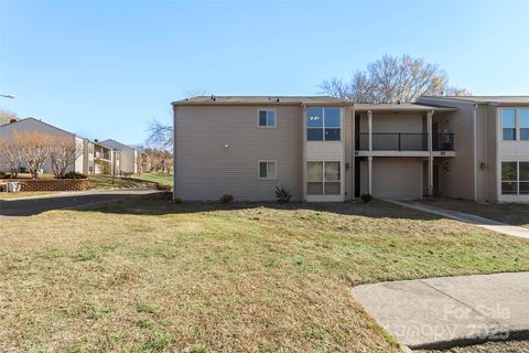 11021 Cedar View Road sold condo in Carmel Village II, Charlotte, NC