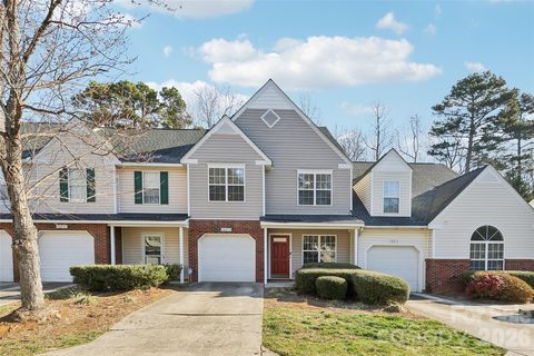 10213 University Park Lane sold home in University Heights, Charlotte, NC