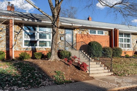 4743 Woodlark Lane