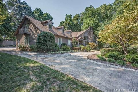 1607 Heatherloch Drive