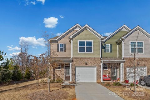 612 Rustic Path Lane sold townhome in Windhaven, Fort Mill, SC