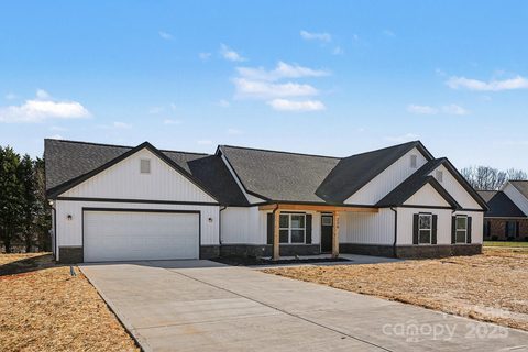 224 Meadow Oaks Drive sold home in Meadow Oaks, Statesville, NC