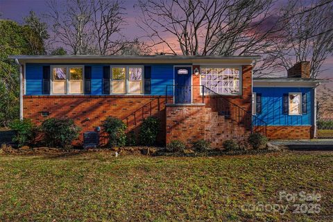 1320 Kings Circle sold home in Southern Heights, Shelby, NC