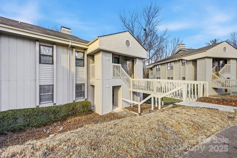 1605 Abbey Circle