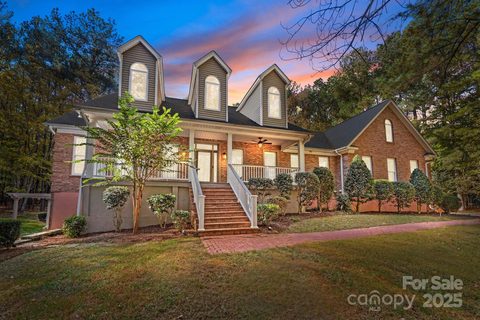 3120 King Olaf Drive pending home in Valhalla Farms, Waxhaw, NC