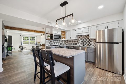 8838 Hunter Ridge Drive sold home in Lexington Commons, Charlotte, NC
