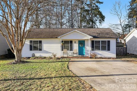 1318 Ridgewood Drive sold home in Hidden Valley, Concord, NC