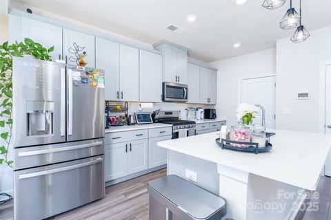 126 Guardian Gate Drive sold home in Shepherds Landing, Mooresville, NC