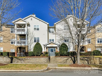 19763 Deer Valley Drive pending home in Alexander Chase, Cornelius, NC