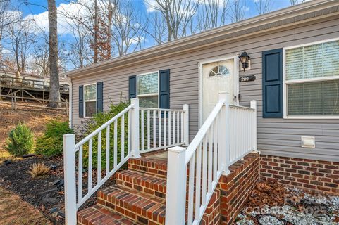 209 Sailwinds Road sold home in Windward Pointe, Mooresville, NC