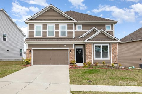 9727 White Chapel Drive active home in Heritage Ridge, Concord, NC