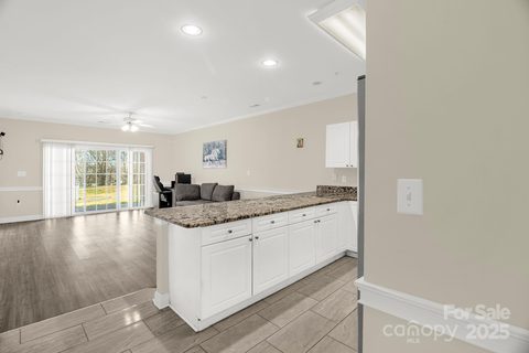9047 Meadow Vista Road active condo in Heatherstone, Charlotte, NC