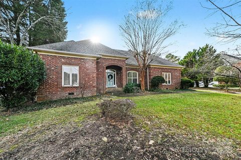 7716 Red Oak Lane