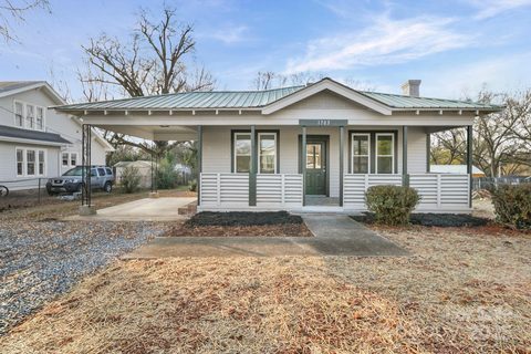 Homes in West End, Albemarle