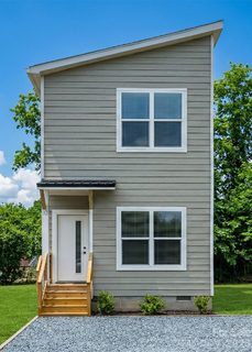 10 Wyndom Lane active home in Eastville, Asheville, NC