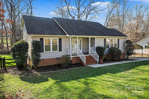 8436 Tifton Road sold home in Innisfree, Charlotte, NC