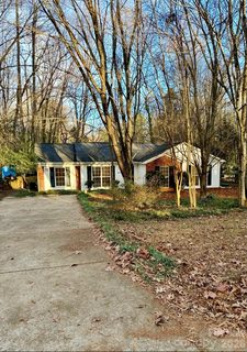 3823 Wonderland Drive sold home in Enchanted Forest, Matthews, NC