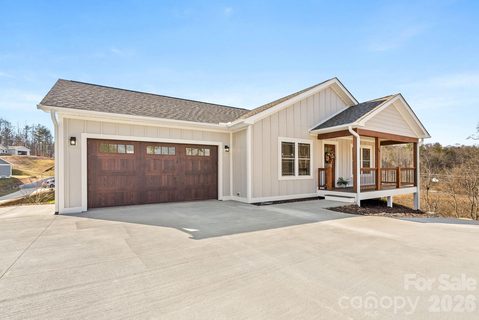 56 White Oak Place sold home in Beth Hanan, Mars Hill, NC