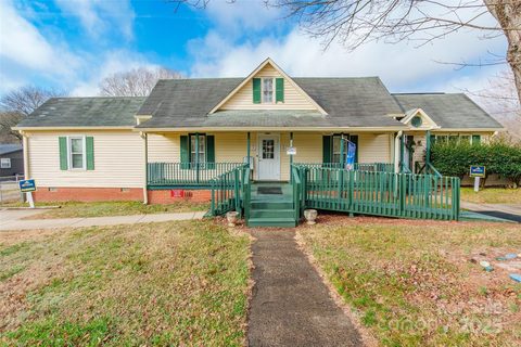 547 N Oakland Avenue