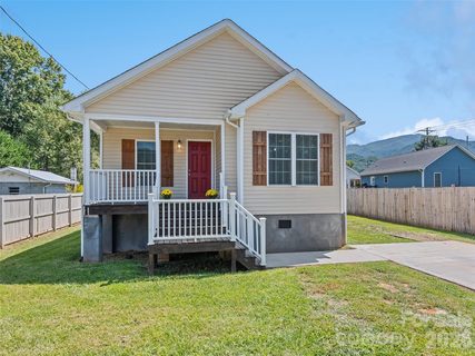 721 Camelot Drive sold home in Brookwood, Waynesville, NC