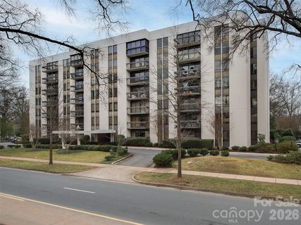 000 Main Avenue