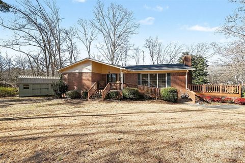 2526 Country Club Drive