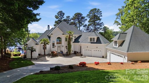 Homes in Pinnacle Shores, Mooresville