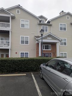 10670 Hill Point Court sold condo in Hyde Park, Charlotte, NC
